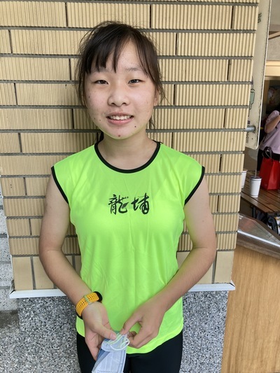 ．女甲組200公尺第2名：秦子庭
